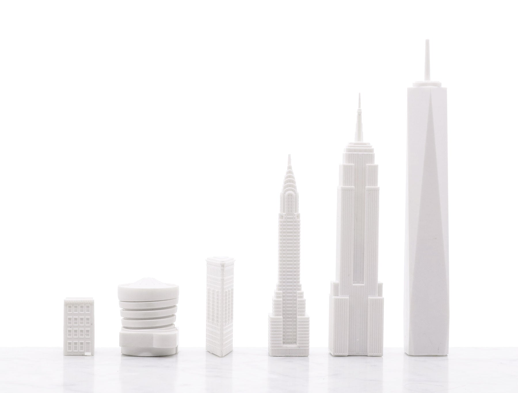 Skyline Chess London vs New York Edition Acrylic Pieces Marble Board Grey White
