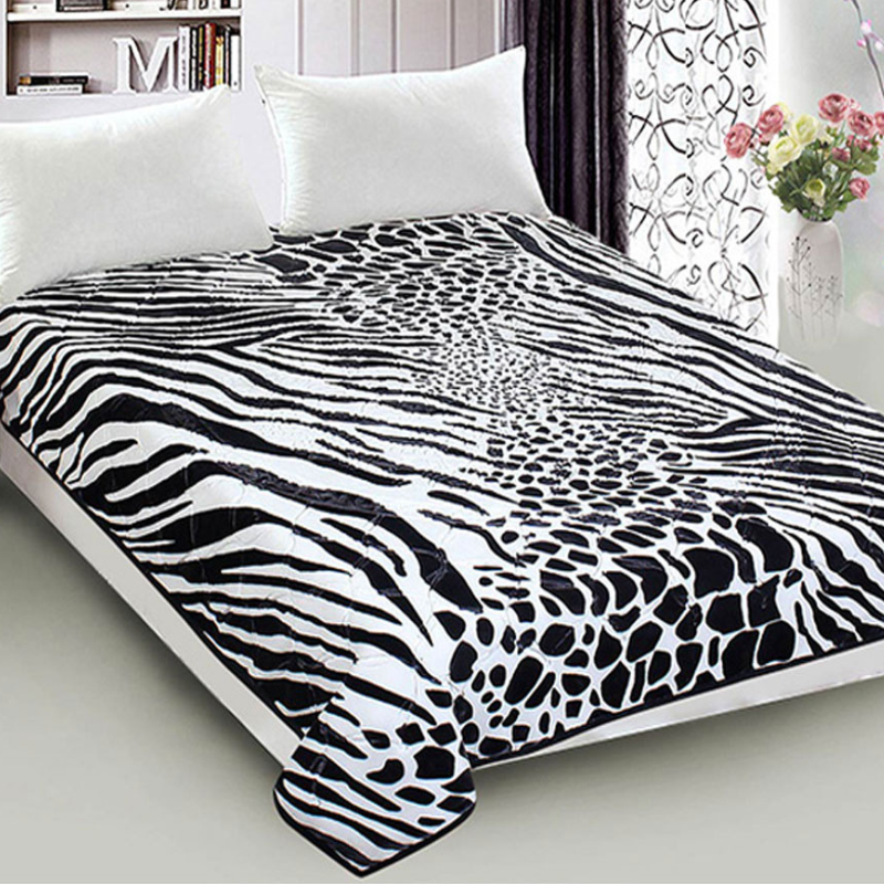 800Gsm Luxury Reversible Animal Mink Blanket Queen 200 X 240 Cm White Black Safari