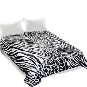 800Gsm Luxury Reversible Animal Mink Blanket Queen 200 X 240 Cm White Black Safari