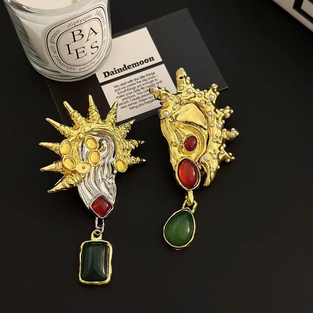 Veile Studios Gold Glazed Earrings For Women With Exaggerated Personality And Asymmetrical Design