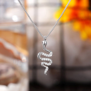 Veile Studios Fashion Lady Snake Pendant Necklace With Zirconia Stylish Party Accessories