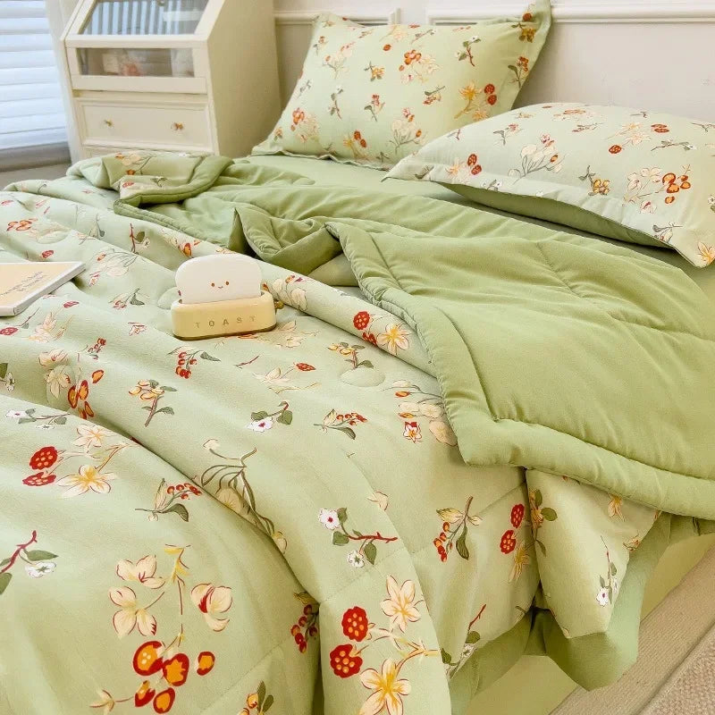 Summer Air Conditioning Thin Quilt Machine Washable Soft Breathable Blanket