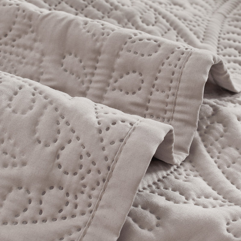 Lisbon Quilted 3 Pieces Embossed Coverlet Set Queen/King Beige