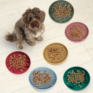 Red Silicone Slow Feeder Bowl For Dogs Anti Choking Christmas Themed Lick Mat