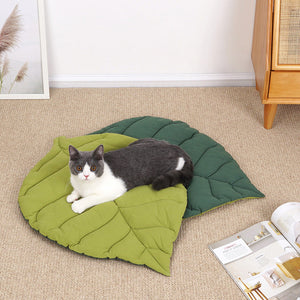 1 Pcs Green Leaf Shaped Pet Sleeping Mat Durable Dog Floor Pad & Cat Bed For And Playtime