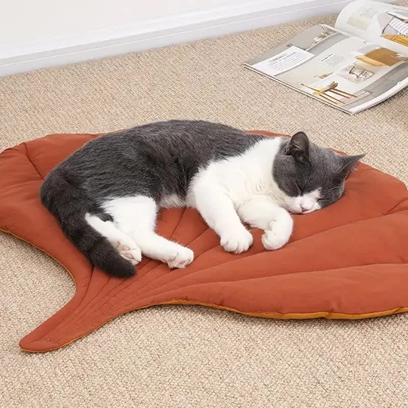 1 Pcs Green Leaf Shaped Pet Sleeping Mat Durable Dog Floor Pad & Cat Bed For And Playtime