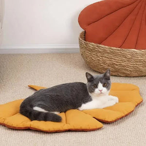 1 Pcs Green Leaf Shaped Pet Sleeping Mat Durable Dog Floor Pad & Cat Bed For And Playtime