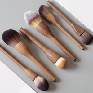 Three Color Flame Large Powder Brush Walnut Wood Makeup Set Blush And Contour Brushes With Soft Fiber Bristles