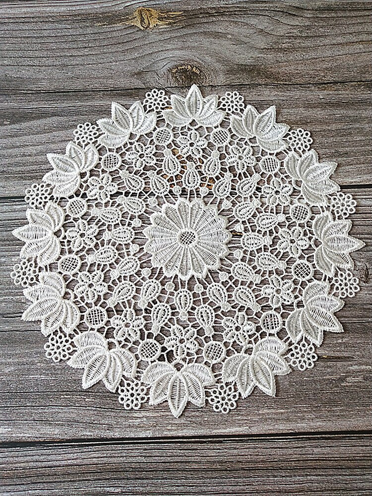 Round Lace White Embroidery Doily Table Mat Placemat