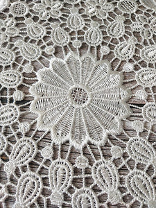 Round Lace White Embroidery Doily Table Mat Placemat