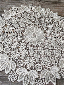 Round Lace White Embroidery Doily Table Mat Placemat