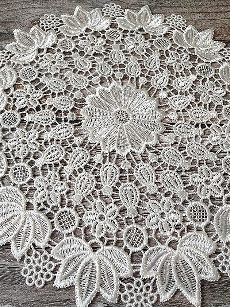 Round Lace White Embroidery Doily Table Mat Placemat