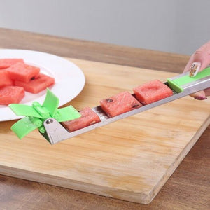 Watermelon Cutter Windmill Shape Plastic Slicer For Cutting Power Save Light Green